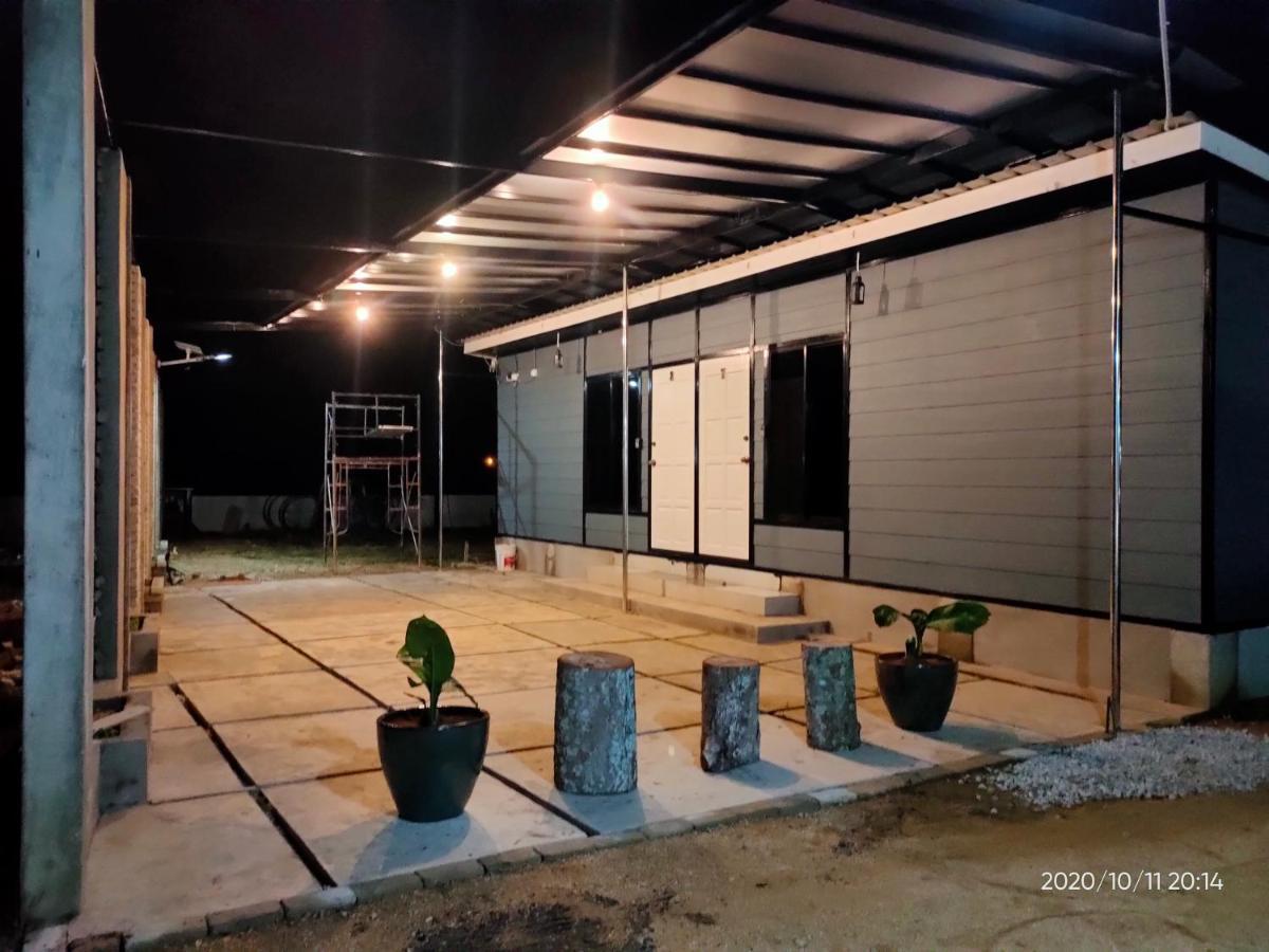 Aleesa Roomstay Pasir Puteh Esterno foto