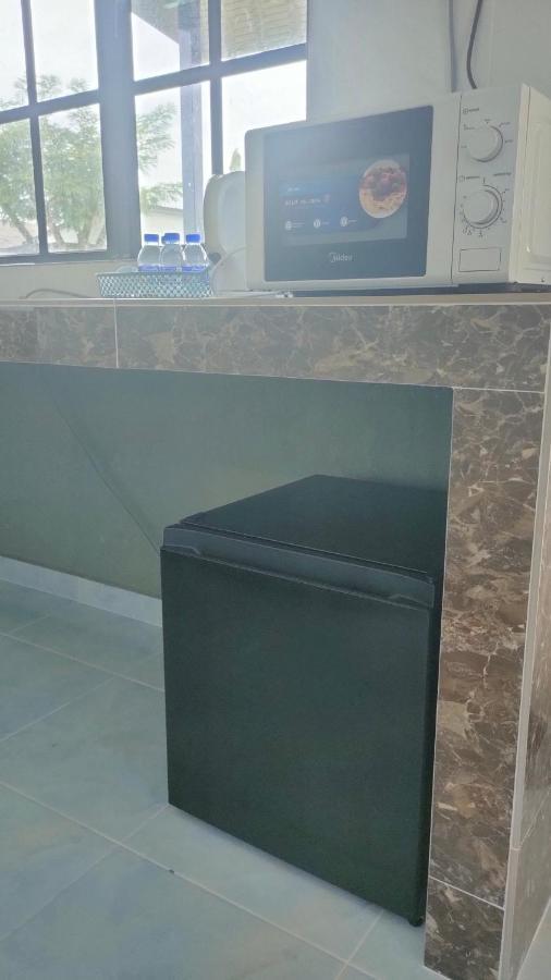 Aleesa Roomstay Pasir Puteh Esterno foto