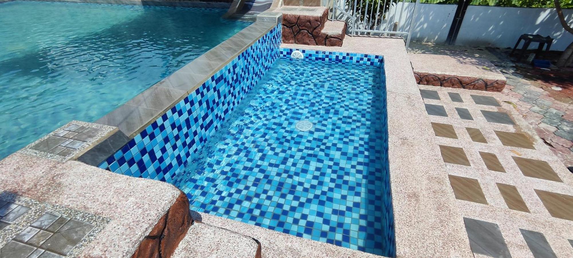 Aleesa Roomstay Pasir Puteh Esterno foto