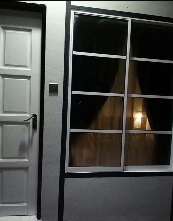 Aleesa Roomstay Pasir Puteh Esterno foto